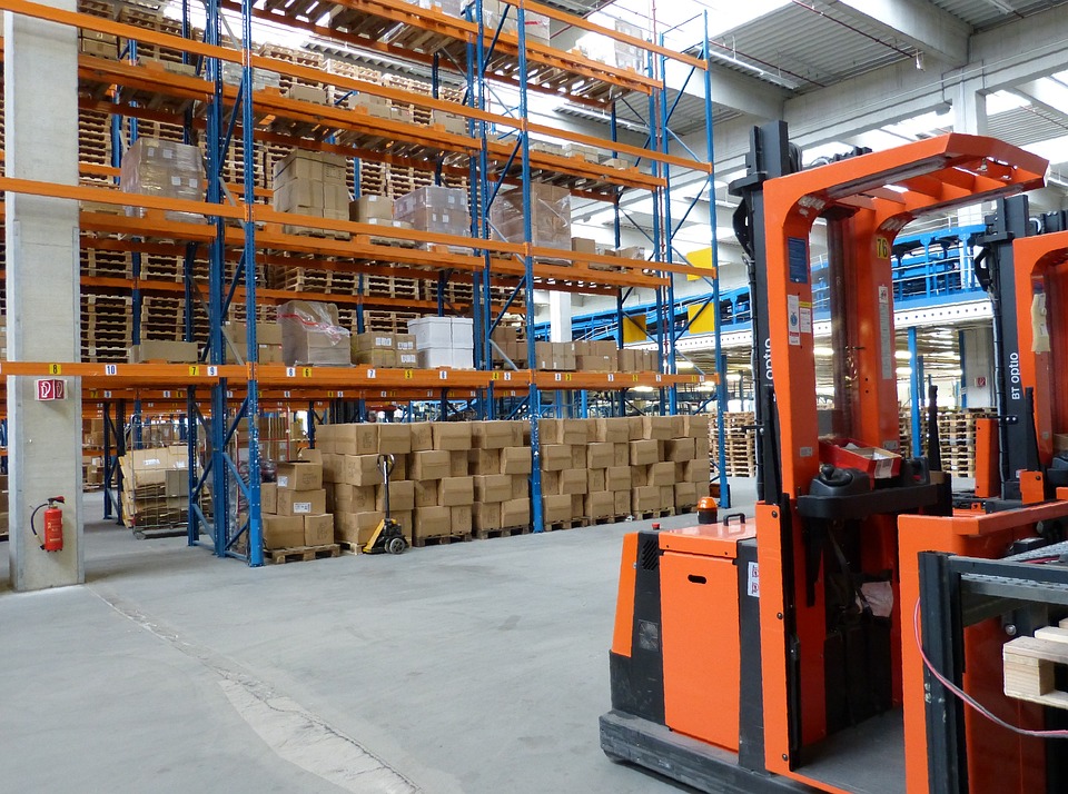 Electric ForkliftsForklift Battery KnowledgeUnveiling the Operational Cost Gap: Fuel Forklifts vs. Lithium Battery Electric Forklifts