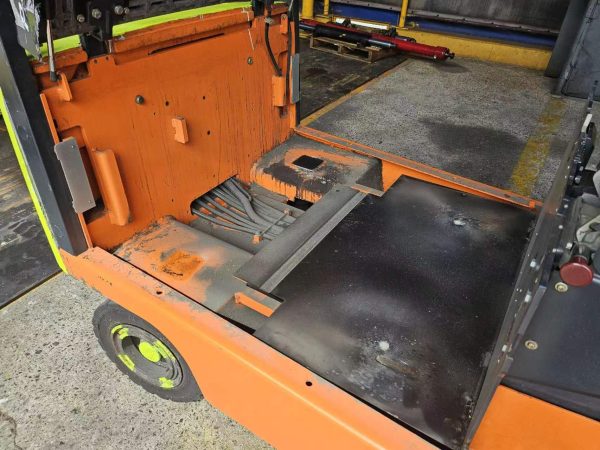 Doosan ForkliftsCompany NewsSPIDERWAY 51.2V/692AH LFPリチウムバッテリー、韓国で老朽化したDoosanフォークリフトを強化