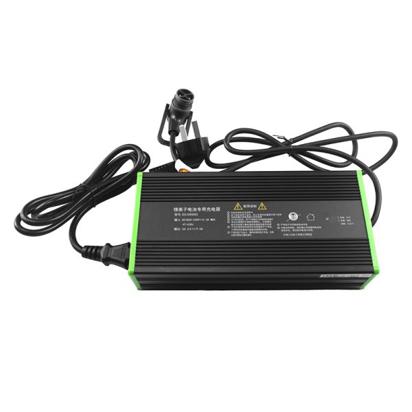 用于 NOBLIFT PTE20N 的 54.6V 9A 锂电池充电器