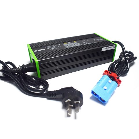 Chargeur de batterie lithium 48V/9A DZL500SS02 (50A)