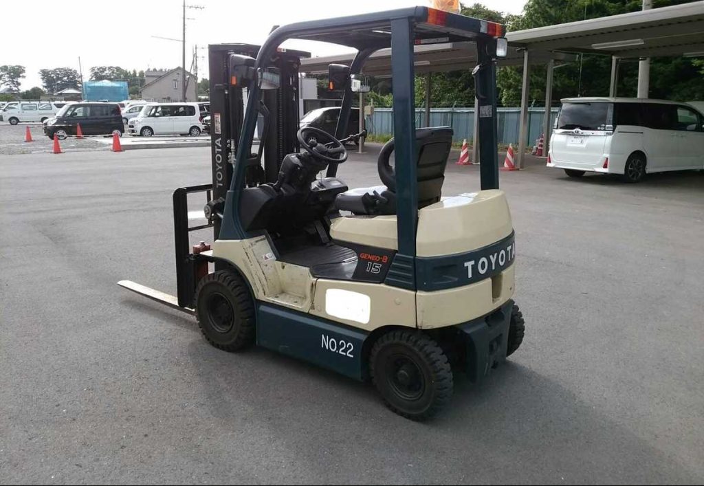 baterai forkliftKasus KlienTruk Forklift Lama Mendapat Kehidupan Baru-Toyota GENEO-B15 Forklift Penggantian Baterai Asam Timbal Baterai Lithium LiFePO4 Berbagi Kasing Baterai Lithium