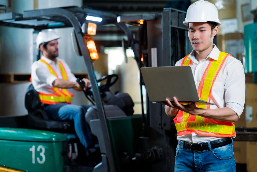 Yakınımdaki Forklift Aküsünün Değiştirilmesi: SPIDERWAY'in LFP Forklift Akü Çözümünün Faydalarını Keşfedin