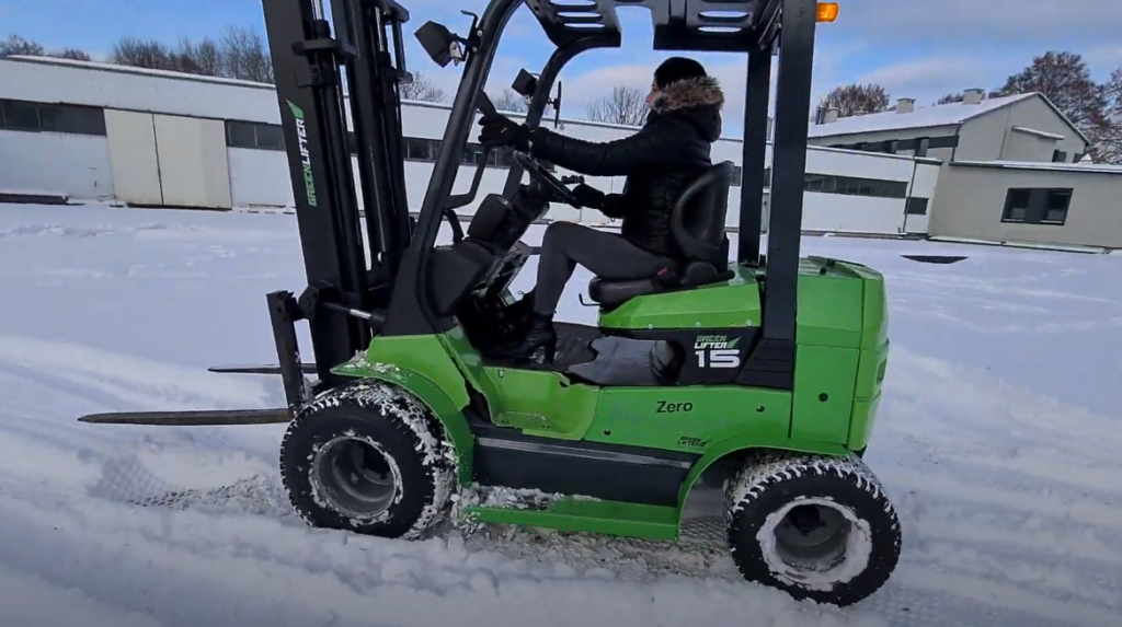 Low-Temperature Forklift Batteries: A Guide to Choosing the Best Lithium-Ion Solutions for Cold Regions