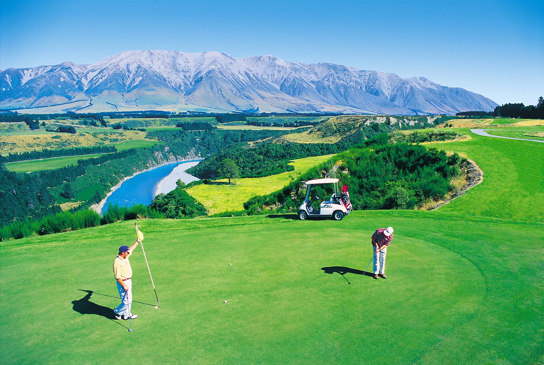 Exploring New Zealand Golf Courses and Golf Cart LiFePO4 Battery Replacement Solutions