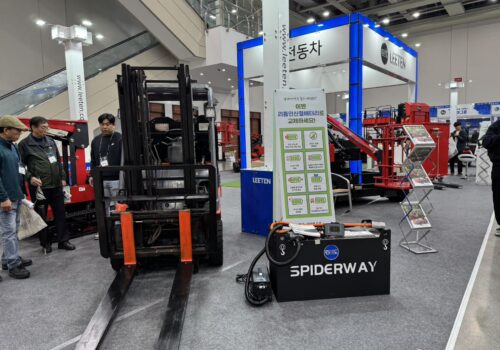 The Unique Advantages of LiFePO4 Lithium Iron Phosphate Batteries for Industrial Vehicle Power