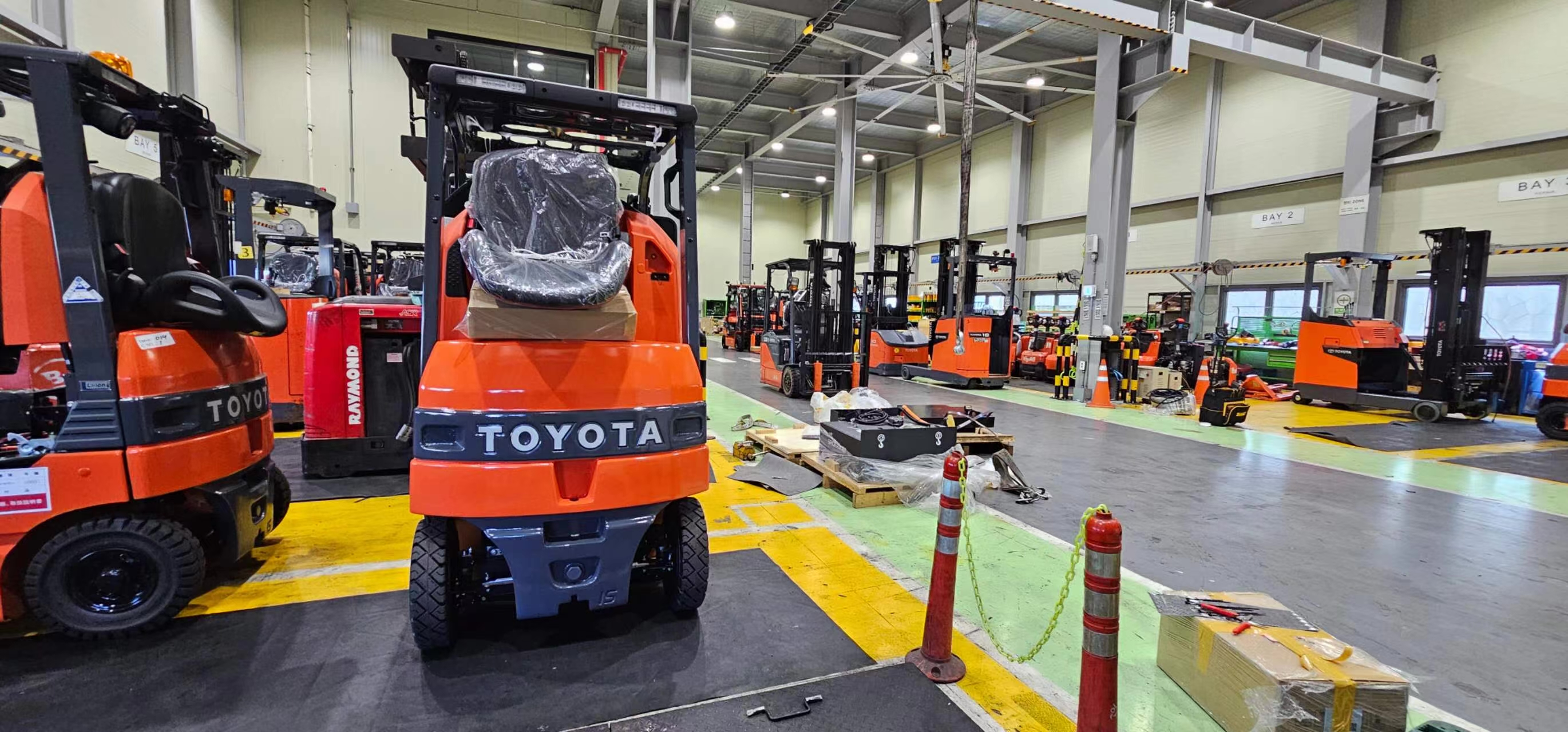 High-Quality Used Toyota Electric Forklifts V3000, 7FB15, 8FB15, V3300... High-Quality Used Toyota Electric Forklifts V3000, 7FB15, 8FB15, V3300...