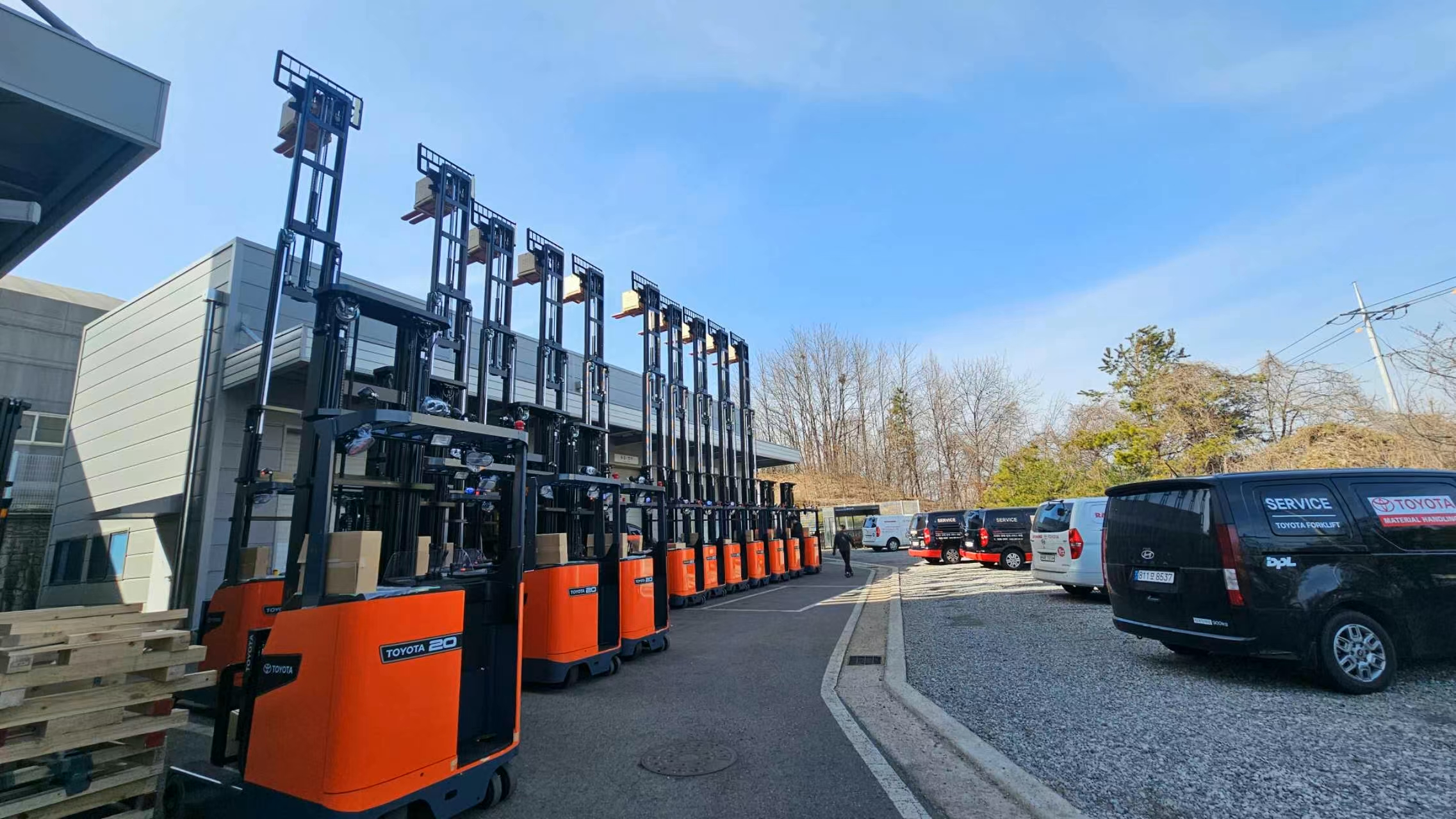 High-Quality Used Toyota Electric Forklifts V3000, 7FB15, 8FB15, V3300… High-Quality Used Toyota Electric Forklifts V3000, 7FB15, 8FB15, V3300…